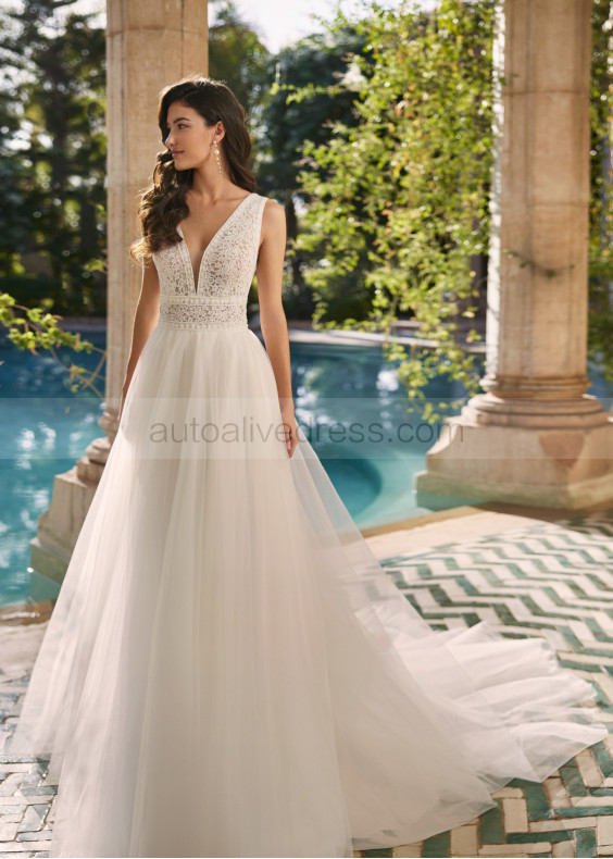 V Neck Ivory Lace Tulle Square Back Unusual Wedding Dress V Neck Ivory Lace Tulle Square Back Unusual Wedding Dress